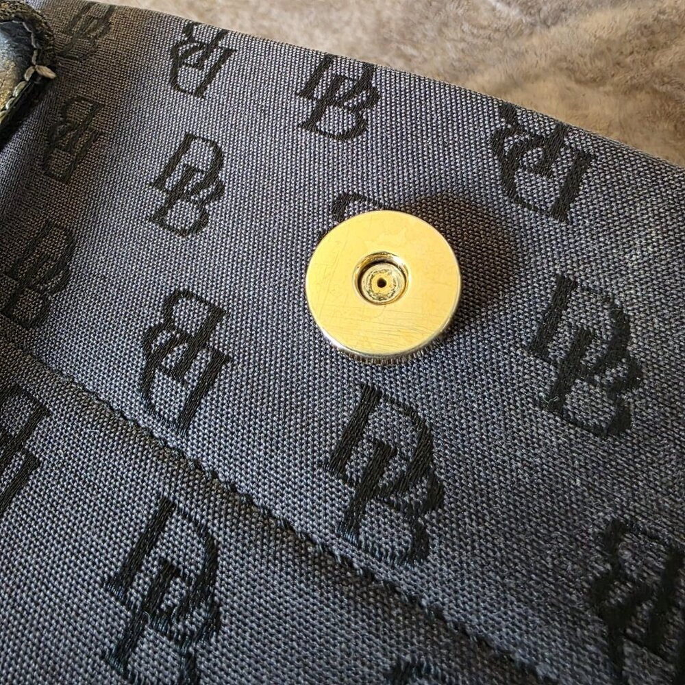Dooney & Bourke Black Signature Monogram Tote Bag with Matching Pouch Vintage - Picture 14 of 16